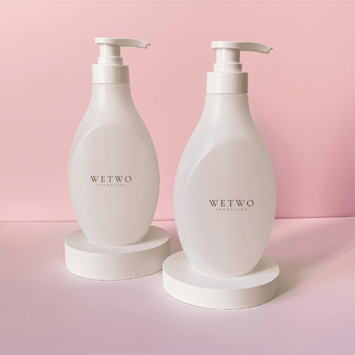 wetwo shampoo bottles